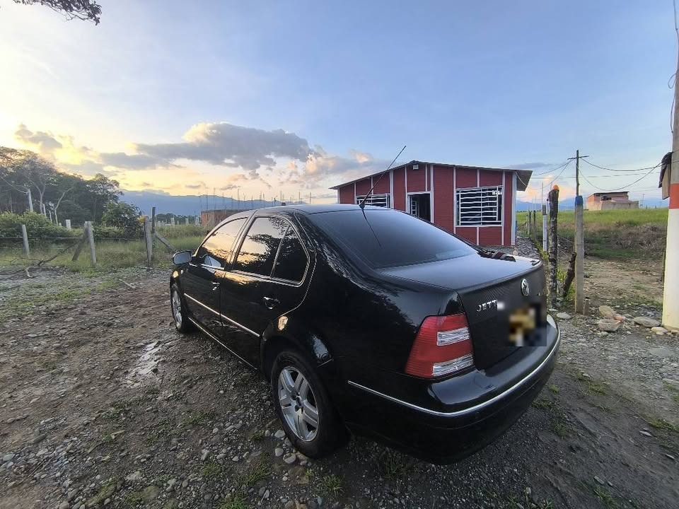 Volkswagen Jetta 2006 2.0 Automático 4